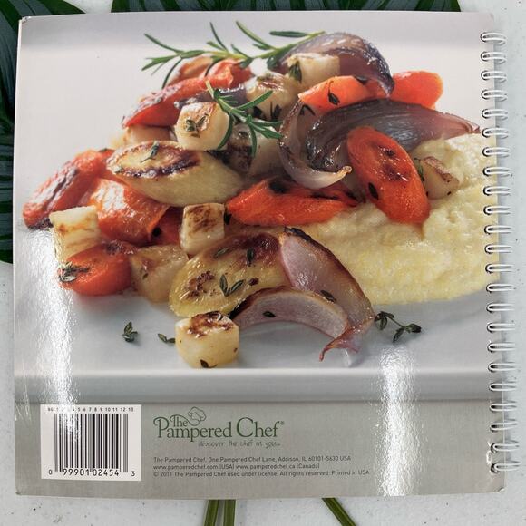 The Pampered Chef Vegetarian Table Spiral Bound Paperback 2011 Cookbook Book - Picture 3 of 8